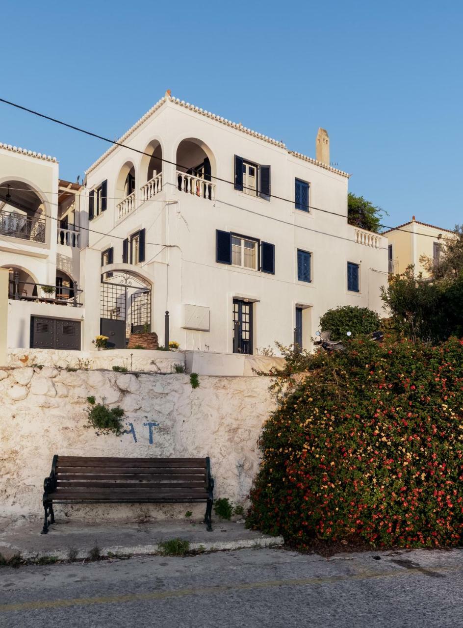 Porto Vecchio Luxury Suites Spetses Town Exterior photo