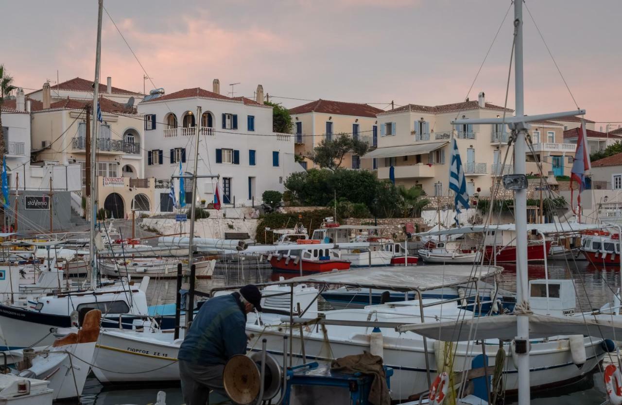 Porto Vecchio Luxury Suites Spetses Town Exterior photo