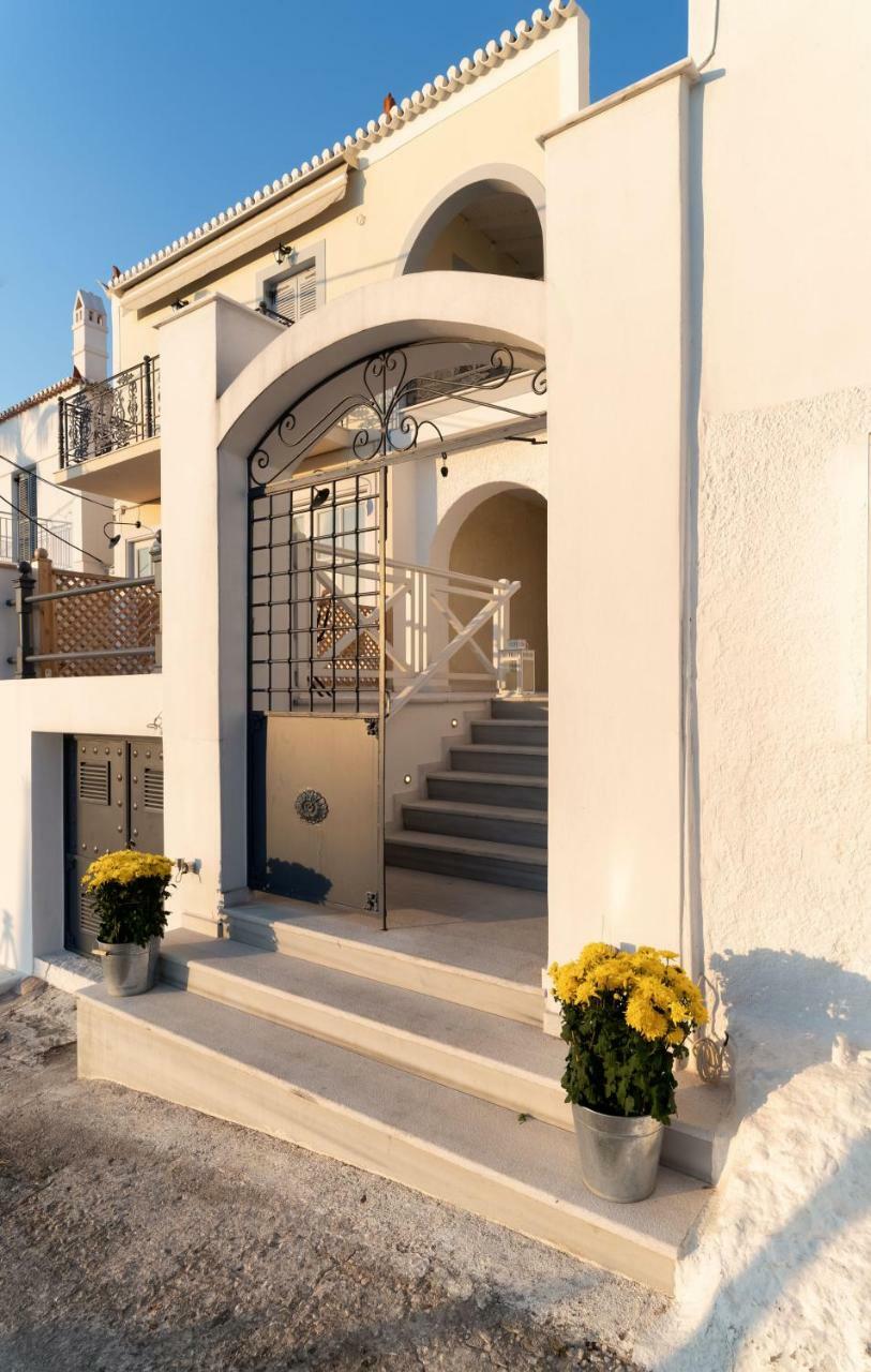 Porto Vecchio Luxury Suites Spetses Town Exterior photo